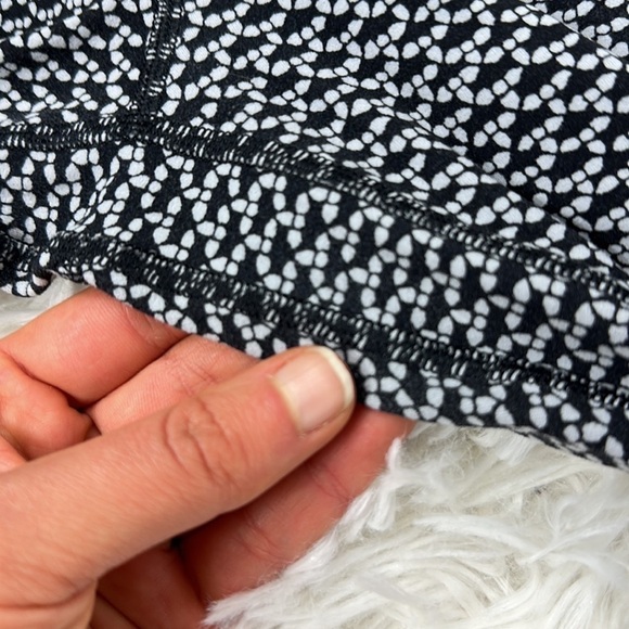 Lululemon Align Crop *21" Monochromic Ice Grey Black - Picture 4 of 8